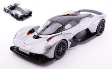 Indlæs billede til gallerivisning Aston Martin VALKYRIE 2022 - SPECIAL EDITION sølv/sort 1:18