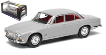 Indlæs billede til gallerivisning JAGUAR XJ6 SERIES 1 4.2 LITRE SWB GREY WITH RED LEATHER 1:43