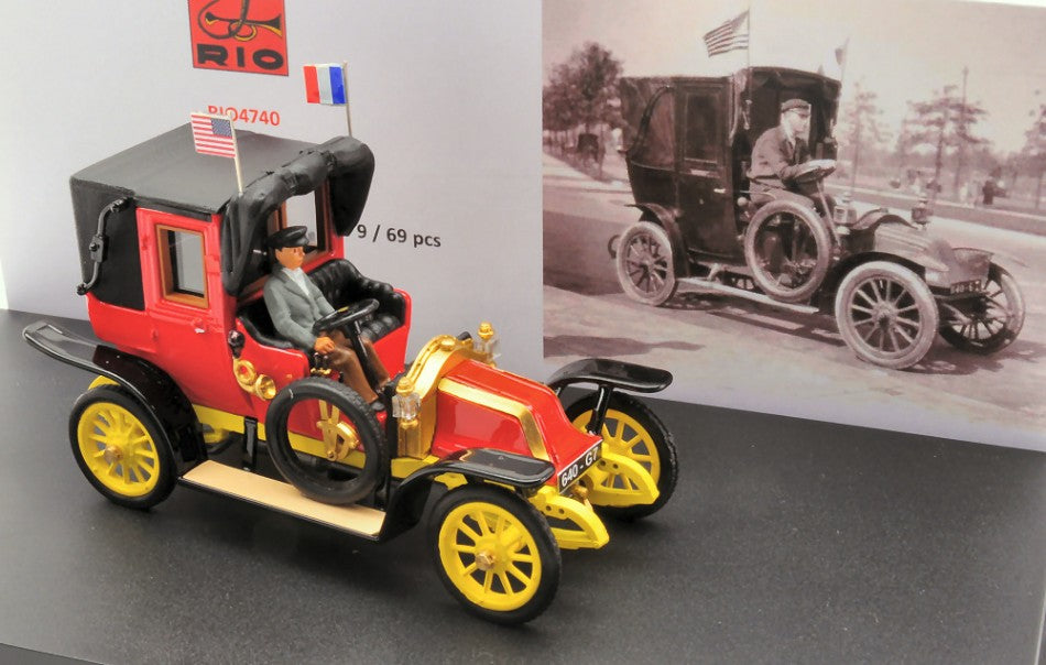 RENAULT AG1 1914 TAXI DE LA MARNE WITH DRIVER 1:43