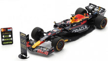 Indlæs billede til gallerivisning Red Bull RB19 RACING #1 MAX VERSTAPPEN WINNER QATAR GP WORLD CHAMPION 2023+BIG BASE NUMBER PITBOARD mørk blå/rød/gul 1:18