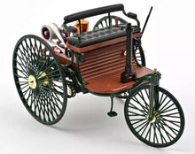 Indlæs billede til gallerivisning MERCEDES BENZ PATENT- MOTORWAGEN 1886 grøn/træ 1:18