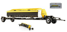 Indlæs billede til gallerivisning Zürn ProfiCut 700 DIRECT CUT HEADER WITH TRANSPORT TRAILER gul/grå 1:32