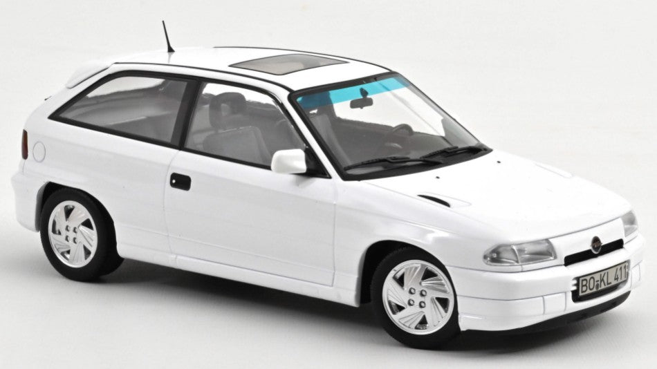 OPEL ASTRA GSi 1991 CASABLANCA WHITE 1:18