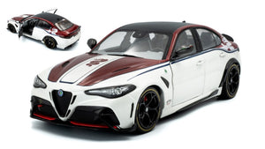 Alfa Romeo GIULIA GTA-M 2023 hvid/rød/blå 1:18