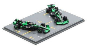 STAKE F1 TEAM KICK SAUBER C44 #24 ZHOU GUANYU + #77 VALTTERI BOTTAS ABU DHABI GP 2024 - 2 CAR SET sort/grøn 1:64