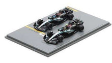 Indlæs billede til gallerivisning Mercedes Benz AMG W15 E #63 GEORGO RUSSELL + #44 LEWIS HAMILTON LAS VEGAS GP 2024 - 2 CAR SET sort/sølv/turkis 1:64