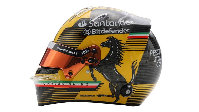 HELMET CARLOS SAINZ TEAM FERRARI HP ITALIAN GP 2024 1:5