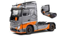Indlæs billede til gallerivisning MERCEDES BENZ ACTROS 2 TRACTOR TRUCK 2-ASSI GRAN PRIX EDITION 2019 GREY ORANGE 1:24