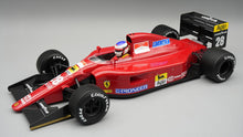 Indlæs billede til gallerivisning Ferrari 642 F1 #28 JEAN ALESI BRITISH GP 1991 + FIGUUR (with rain tyres) rød/sort 1:18
