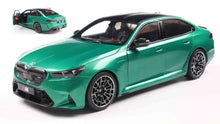 Indlæs billede til gallerivisning BMW M5 M 2025 ISLE OF MAN GREENnMETALLIC 1:18