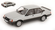 Indlæs billede til gallerivisning Opel ASCONA C SR 1981 sølv/sort 1:18