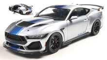 Indlæs billede til gallerivisning FORD USA MUSTANG SHELBY SUPER SNAKE COUPE 2025 SILVER BLUE 1:18 fra Solido