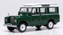 Indlæs billede til gallerivisning LAND ROVER DEFENDER 109 III-SERIES 1978 DARK GREEN WHITE 1:43 fra Ixo Model