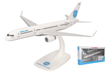 Indlæs billede til gallerivisning Boeing 757-200 Pan Am Tracing the Transatlantic hvid/blå 1:200