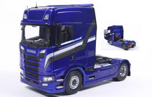 Indlæs billede til gallerivisning SCANIA 580S HIGHLINEnMETALLIC BLUE 2023 1:24