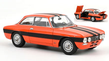 Indlæs billede til gallerivisning Alfa Romeo 2000 GTV 1973 - FAST &amp; FURIOUS - FAST X orange/sort 1:18