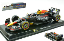 Indlæs billede til gallerivisning Red Bull RB20 #1 MAX VERSTAPPEN 2024 with Helmet mørk blå/rød/gul 1:24