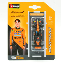 Indlæs billede til gallerivisning Mclaren MCL39 #81 OSCAR PIASTRI 2025 orange/sort 1:64 fra Burago