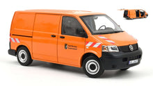 Indlæs billede til gallerivisning VW TRANSPORTER - COMMUNAL VEHICLE 2003 orange 1:18