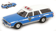 Indlæs billede til gallerivisning CHEVROLET CAPRICE ESTATE SW STATION WAGON NYPD NEW YORK POLICE DEPARTMENT 1985 BLUE WHITE 1:18