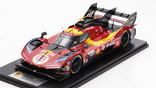 Indlæs billede til gallerivisning Ferrari 499P #51 PIER GUIDI/CALADO/GIOVINAZZI 3rd 24H LE MANS 2025 rød/gul/sort 1:18