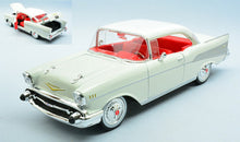 Indlæs billede til gallerivisning CHEVROLET BEL AIR COUPE' 1957 WHITE 1:18