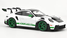 Indlæs billede til gallerivisning Porsche 911 GT3 RS TRIBUTE TO CARRERA RS 2022 hvid/sort/grøn 1:12