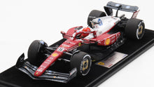 Indlæs billede til gallerivisning FERRARI F1 SF-25 TEAM SCUDERIA FERRARI HP N 16 MONZA ITALY GP 2025 CHARLES LECLERC - NIKI LAUDA 50th ANNIVERSARY WORLD CHAMPION WITH SHOWCASE RED WHITE 1:18