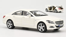 Indlæs billede til gallerivisning MERCEDES CLS COUPE 2011 MET.BRILLIANT WHITE 1:18