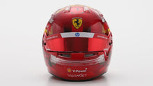 Indlæs billede til gallerivisning CARLOS SAINZ HELMET - ABU DHABI GP 2024 rød/gul 1:5