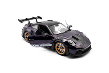 Indlæs billede til gallerivisning Porsche 911 (992) GT3 RS Weissach '24, 2024 lilla metallic 1:18