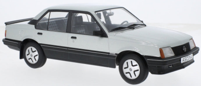Opel ASCONA C SR 1981 sølv/sort 1:18