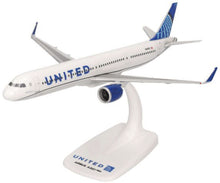 Indlæs billede til gallerivisning AIRBUS A321neo United Airlines hvid/blå/grå 1:200