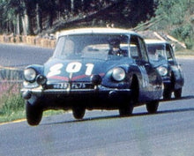 Indlæs billede til gallerivisning Citroen DS 19 #201 VERRIER/BERTAUT 24H SPA 1964 Limited Edition blå/hvid 1:43