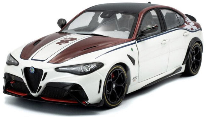 Alfa Romeo GIULIA GTA-M 2023 hvid/rød/blå 1:18