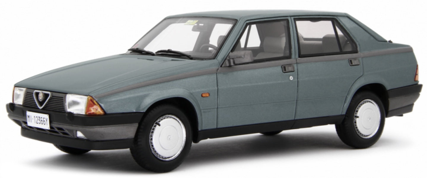Alfa Romeo 75 1.6-1.8 1985 mørk grøn 1:18