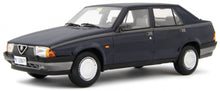 Indlæs billede til gallerivisning Alfa Romeo 75 1.6-1.8 1985 mørk blå 1:18