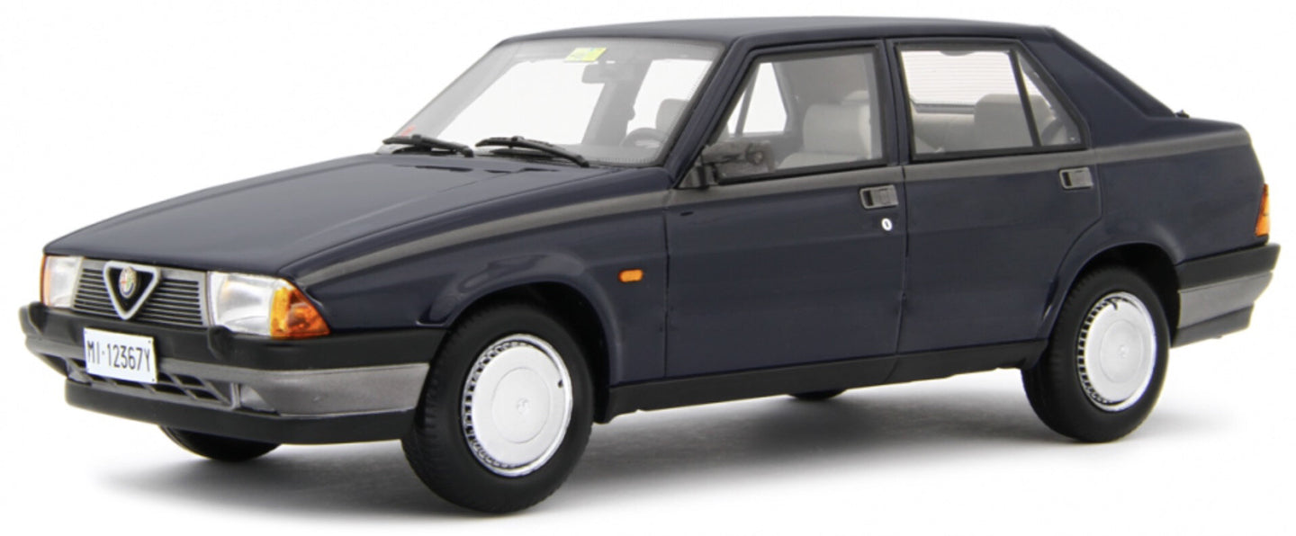 Alfa Romeo 75 1.6-1.8 1985 mørk blå 1:18