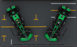 STAKE F1 TEAM KICK SAUBER C44 #24 ZHOU GUANYU + #77 VALTTERI BOTTAS ABU DHABI GP 2024 - 2 CAR SET sort/grøn 1:64