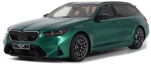 BMW M5 TOURING 2024 grøn metallic 1:18 fra GT Spirit