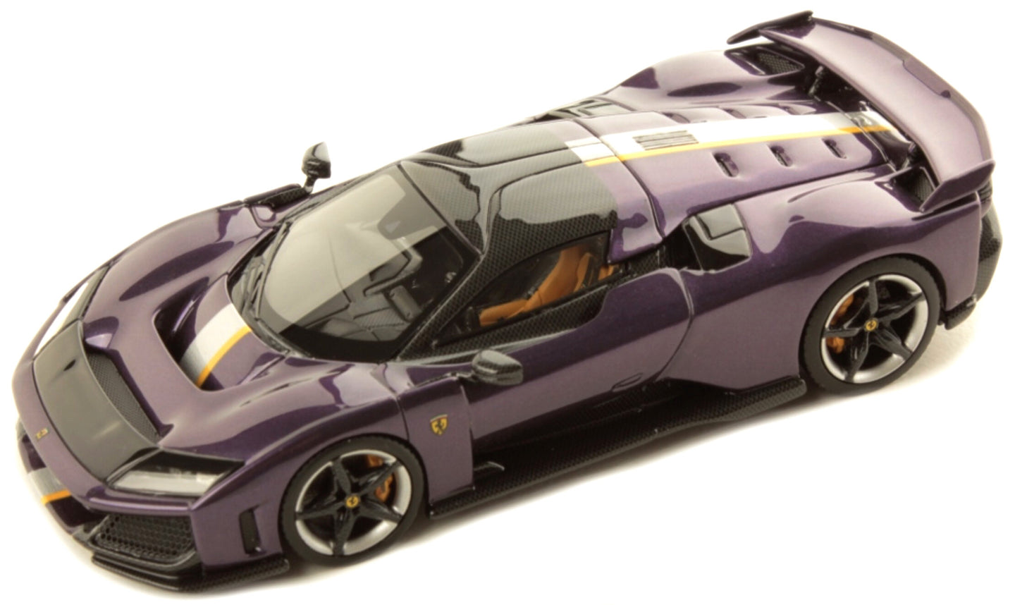 Ferrari F80 HONG KONG WITH LIVERY lilla/hvid/gul 1:43