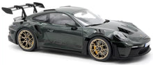 Indlæs billede til gallerivisning PORSCHE 911 GT3 RS 2022 JETGREEN METALLIC &amp; BLACK 1:12