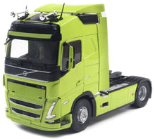 Indlæs billede til gallerivisning VOLVO FH GLOBETROTTER XL 2023 NEON GREEN 1:24