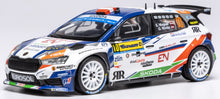 Indlæs billede til gallerivisning SKODA FABIA RS RALLY2 TEAM ACCR ENTRY ENGINEERING N 10 4th RALLY BARUM 2023 SIMON WAGNER - GERALD WINTER WHITE 1:43