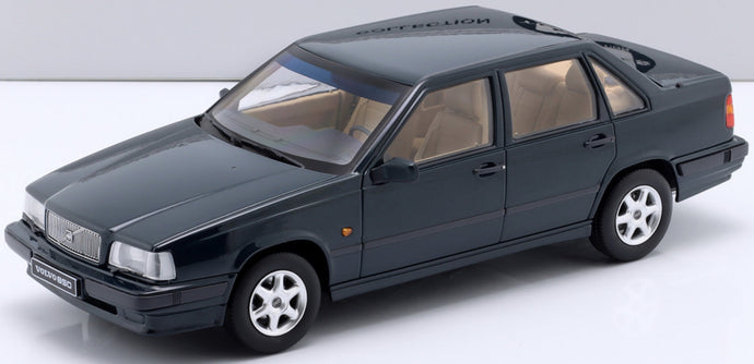 Volvo 850 1993 mørk grøn metallic 1:18 fra Triple 9
