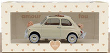 Indlæs billede til gallerivisning FIAT 500L WITH WEDDING GIFT 1968 IVORY 1:18
