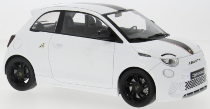 Fiat 500e ABARTH 2024 hvid/sort/rød 1:18