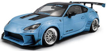 Indlæs billede til gallerivisning Toyota GR86 LIBERTY WALK BODY KIT 2024 lys blå/sort 1:18 fra Solido
