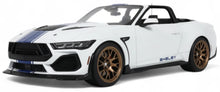 Indlæs billede til gallerivisning Shelby MUSTANG SUPERSNAKE CONVERTIBLE 2025 hvid/blå 1:18