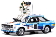 Indlæs billede til gallerivisning FIAT 131 ABARTH TEAM FIAT ITALIA (night version) N 10 WINNER RALLY MONTECARLO 1980 WITH FIGURE WALTER ROHRL - CHRISTIAN GEISTDORFER BLUE WHITE 1:43